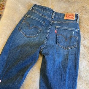 High waisted Levi’s jeans